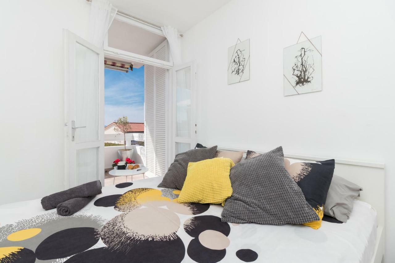 Apartman Roko Petrcane Exteriör bild