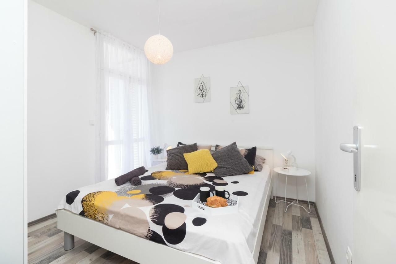Apartman Roko Petrcane Exteriör bild